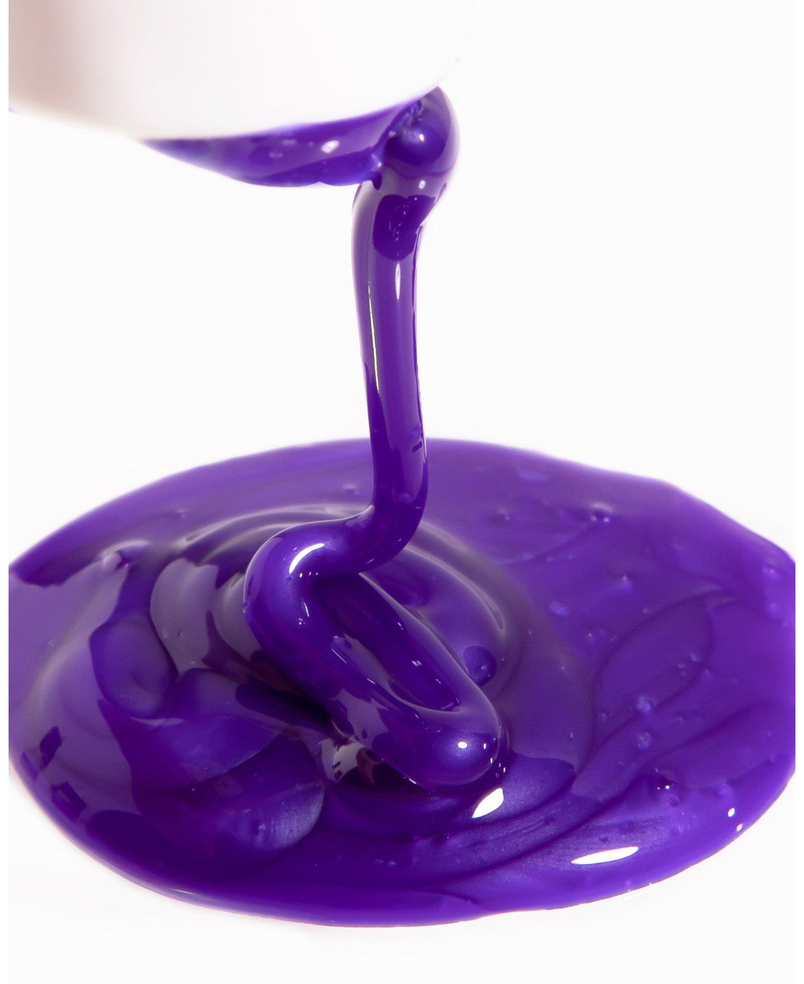 Liquid, Purple, Fluid, Violet, Material property, Magenta, Drop, Petal, Jewellery, Electric blue